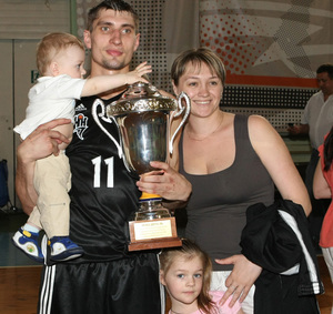 Иван Кривко с семьей