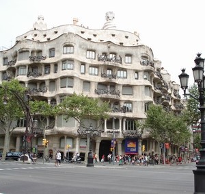 Дом Мила в Барселоне
