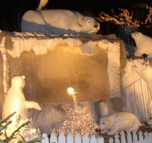 Снежные медведи в семейном комплексе отдыха Lido