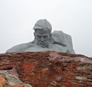 Памятник защитникам Брестской крепости - фото 30