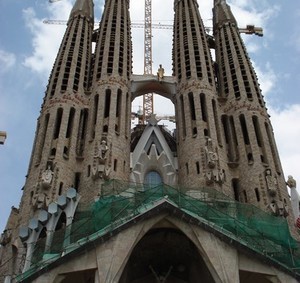 Знаменитый собор Святого семейства Антони Гауди в Барселоне - фото 34