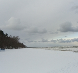 По берегу Рижского залива на 32 км протянулись юрмальские пляжи