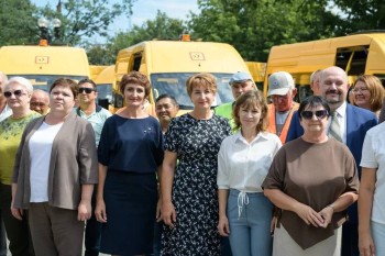 49 новых автобусов отправятся в школы Оренбуржья