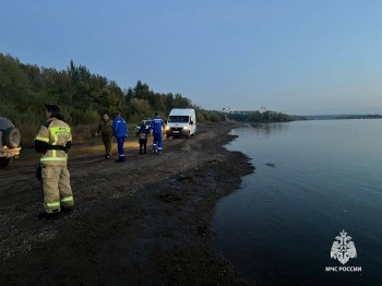 Семилетний мальчик пропал при спуске лодки на воду