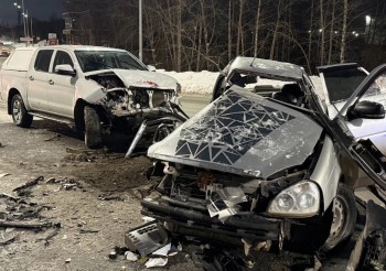 Двое погибли при столкновении Lada Priora с пикапом Sollers в Ижевске