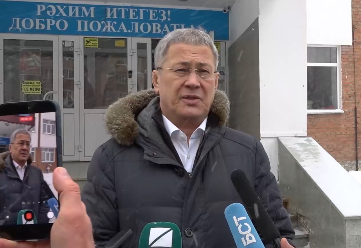Радий Хабиров: "Если обнаруживаем факт буллинга, выметаем всё руководство школы"
