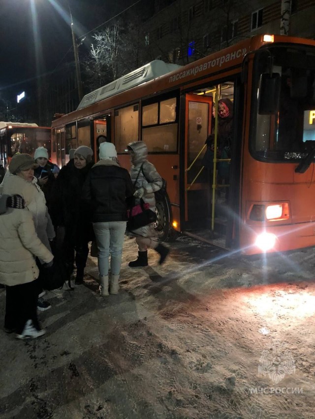 Более 50 ульяновских туристов застряли ночью на трассе в Нижегородской области из-за замёрзшего топлива