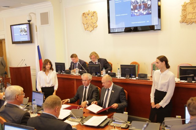 Соглашение с "Российским экологическим обществом" подписано ЗС НО: это позволит реализовать мероприятия нацпроекта "Экология" с экспертным сопровождением