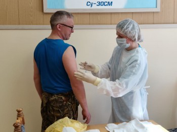 Антиковидную вакцинацию сотрудников завода &quot;Полет&quot; провели в Краснобаковском районе