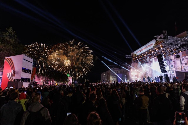 Сестры Дина и Арина Аверины примут участие в театрализованном шоу Ильи Авербуха, посвященном 80-летию Победы