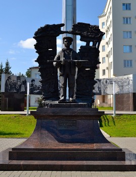 Кировские архивы об эвакуации заводов представили на форуме в Санкт-Петербурге