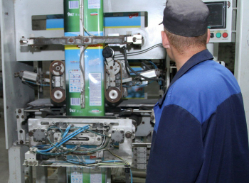 Новосибирский завод бытовой химии начал выпуск стирального порошка в Саратовской области