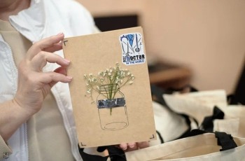 Нижегородские социальные участковые поздравили сотрудников скорой помощи