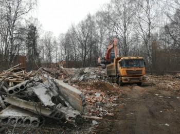 Аварийное здание бывшего детсада завода "Красная Этна" снесли в Ленинском районе Нижнего Новгорода