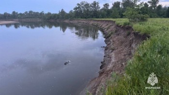 Водитель легковушки погиб после падения авто в реку в Башкирии Водитель легковушки погиб после падения авто в реку в Башкирии