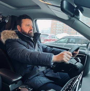 Госслужащих в Нижегородской области начали пересаживать на отечественные авто