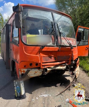 Пассажирский автобус попал в аварию в Нижегородской области Пассажирский автобус попал в аварию в Нижегородской области