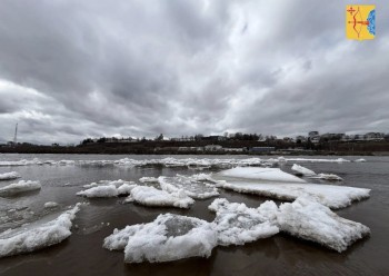 Ледоход начался на Вятке в Кировской области