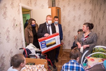 Нижегородские депутаты оказывают всестороннюю поддержку переселенцам с Донбасса