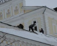 Кондрашов поручил усилить работу по очистке крыш в Н.Новгороде