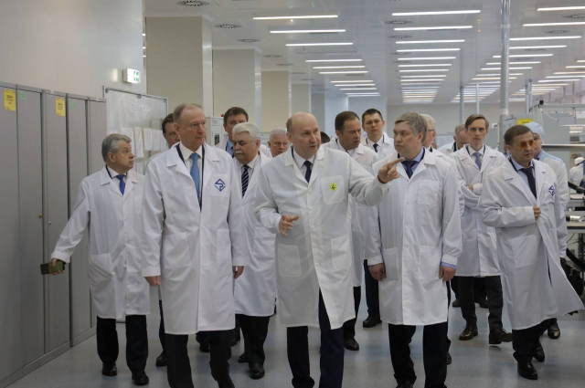 Николай Патрушев совместно с Игорем Комаровым и Алексеем Русских посетили производственные площадки в Ульяновской области