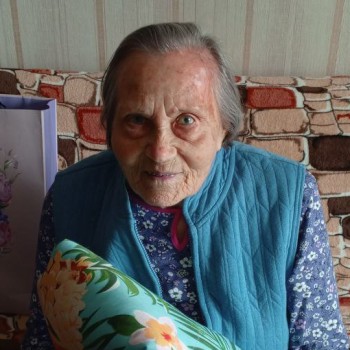 Владимир Путин поздравил с 95-летием Лидию Ларину из Чебоксар Владимир Путин поздравил с 95-летием Лидию Ларину из Чебоксар