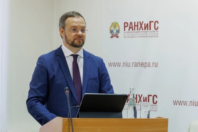 Замгубернатора Нижегородской области Сергей Морозов защитил диссертацию