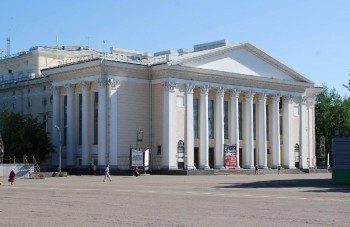 Подрядчик выплатил 15 млн рублей штрафа за срыв ремонта Кировского драмтеатра Подрядчик выплатил 15 млн рублей штрафа за срыв ремонта Кировского драмтеатра