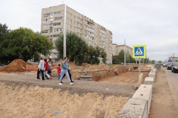 Временные подходы к остановкам обустроили на ул. Гражданской в Чебоксарах