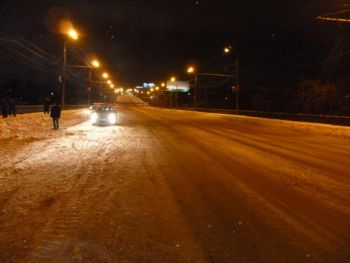 Основной причиной падения автомобиля с моста на улице Ванеева в Нижнем Новгороде стала ошибка неопытного водителя