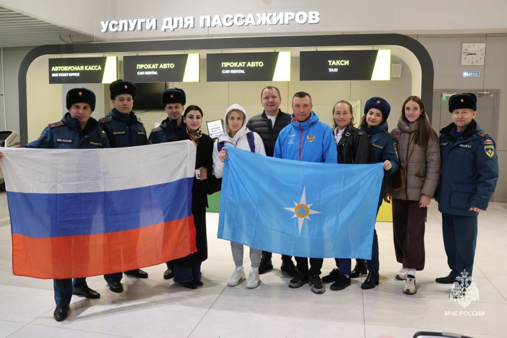 Чемпионов мира по пожарно-спасательному спорту встретили в аэропорту Уфы Чемпионов мира по пожарно-спасательному спорту встретили в аэропорту Уфы