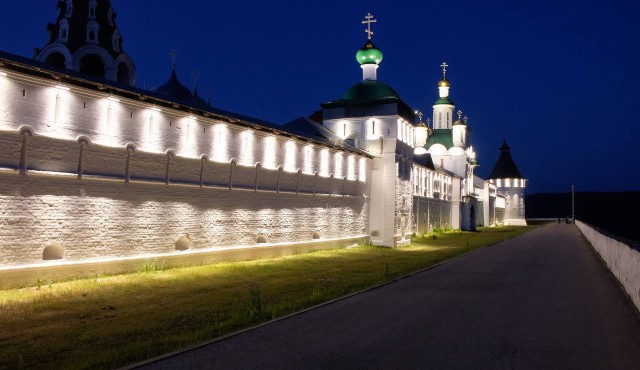 Макарьевский монастырь приобрел архитектурную подсветку
