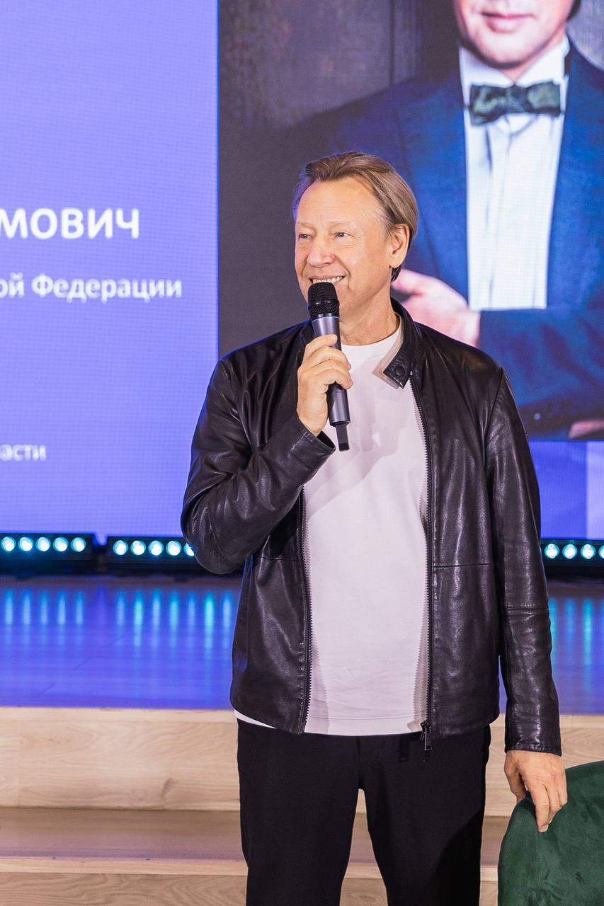 Дмитрий Харатьян рассказал о карьере и творчестве на лекции «Знания» в Нижнем Новгороде