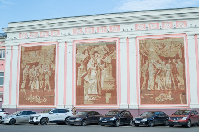 Реставрацию триптиха "Связь времён" в Нижнем Новгороде перенесли на 2022 год