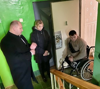 Пандус в доме участника СВО с инвалидностью  Александра Морякова в Чебоксарах установят к 1 ноября