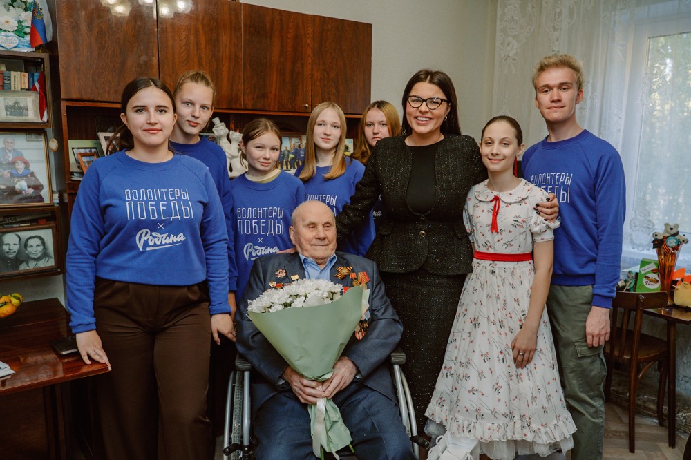 Нижегородские волонтёры навестили ветеранов ко Дню пожилого человека