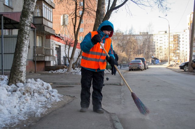 Глава Нижнего Новгорода проверил работу одного из лучших дворников города