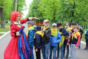 Третий сезон проекта "Лето в парке" в рамках образовательного туризма "Живые уроки" стартовал в Чебоксарах Третий сезон проекта "Лето в парке" в рамках образовательного туризма "Живые уроки" стартовал в Чебоксарах
