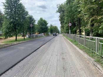 Асфальт укладывают на проспекте Ильича в Нижнем Новгороде в рамках нацпроекта &quot;Безопасные качественные дороги&quot;
