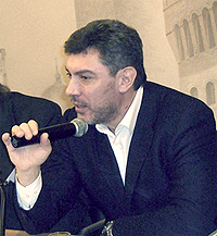 Движение &quot;Наши&quot; обратилось в суд с требованием взыскать с Немцова 1 млн. рублей - газета