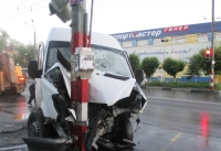 Двенадцать человек  пострадали в результате столкновения автомобиля и автобуса в Нижнем Новгороде