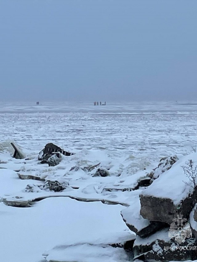 Две группы рыбаков оторвались от берега на льдинах в Нижегородской области