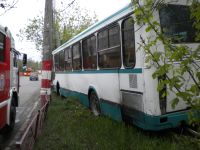 Восемь человек пострадали в результате наезда автобуса на световую опору в Автозаводском районе Нижнего Новгорода