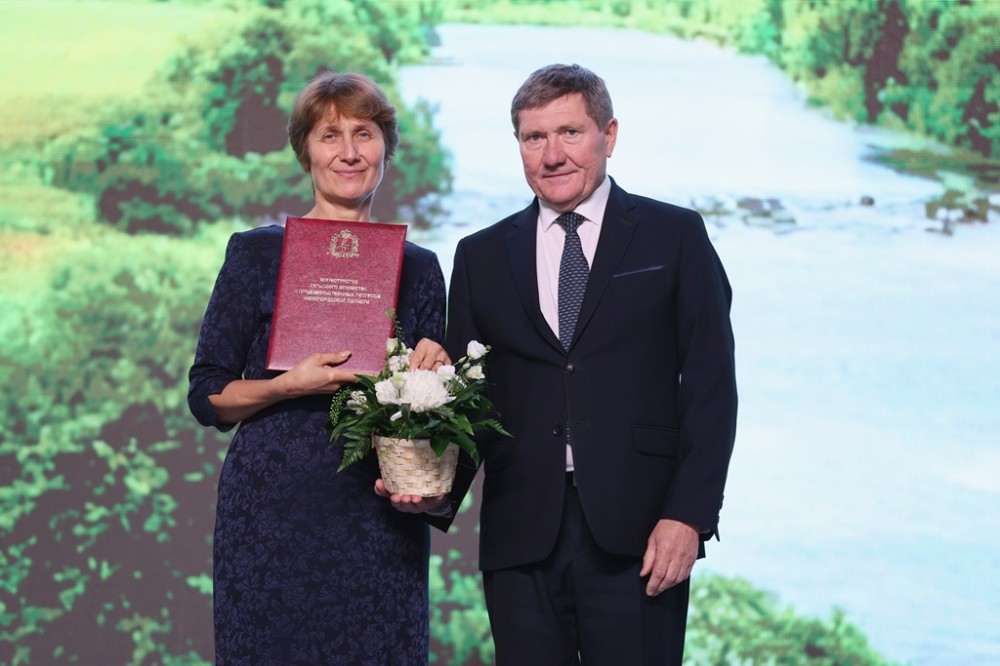 Гранты более чем на 26 млн рублей вручили нижегородским предприятиям АПК в День работника сельского хозяйства региона Гранты более чем на 26 млн рублей вручили нижегородским предприятиям АПК в День работника сельского хозяйства региона