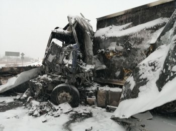 Дальнобойщик погиб при столкновении трёх грузовиков в Нижегородской области