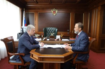 Ульяновский губернатор Алексей Русских встретился с полпредом Игорем Комаровым Ульяновский губернатор Алексей Русских встретился с полпредом Игорем Комаровым