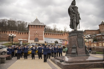 Выставочный проект &quot;О колесе, колесах и авто…&quot; около нижегородского Кремля досрочно прекратил свою работу