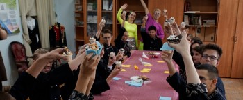 Сотрудники ТЦ "Мебельный Базар" устроили праздник для учеников школы-интерната № 95
