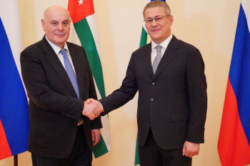  Радий Хабиров обсудил с президентом Абхазии Асланом Бжания перспективы совместной работы