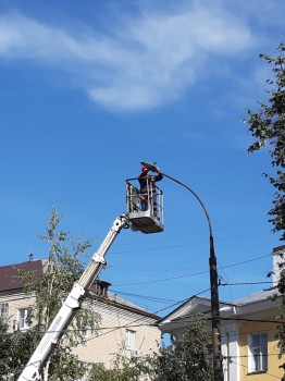 Около 600 уличных светильников и более 100 световых опор заменили в Арзамасе